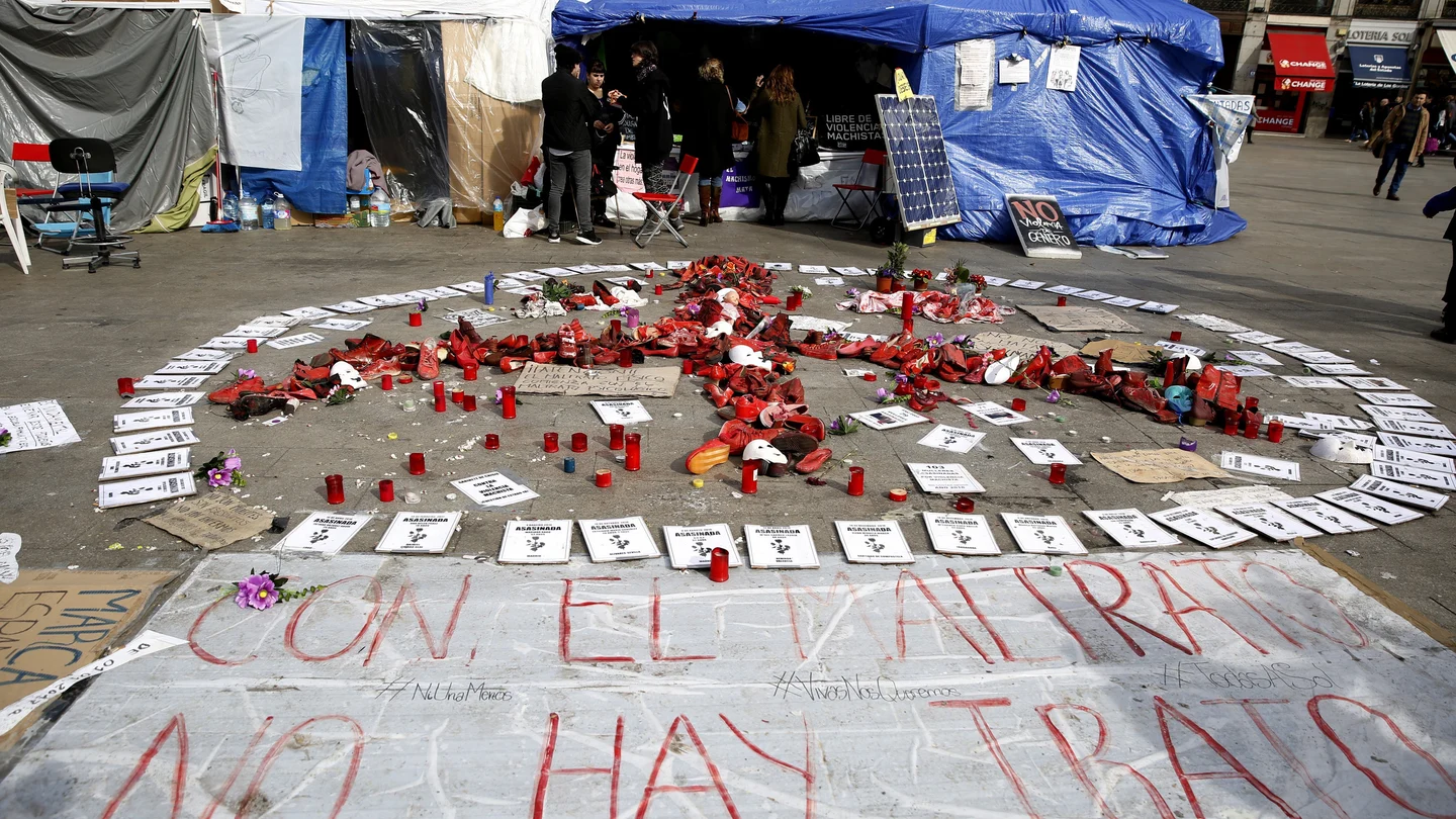 Mujeres en huelga de hambre en Sol Mujeres en huelga de hambre en Sol