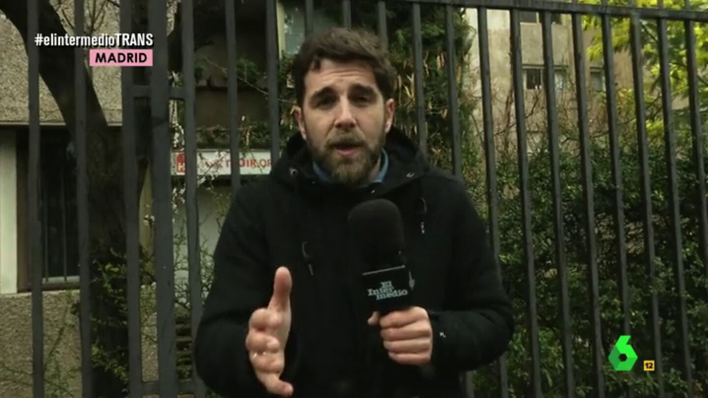 Frame 25.249427 de: La ruta del bus del respeto de El Intermedio arranc&oacute; en la sede de 'Hazte O&iacute;r': "Si ellos quieren hacerse o&iacute;r, ahora tendr&aacute;n que escucharnos"