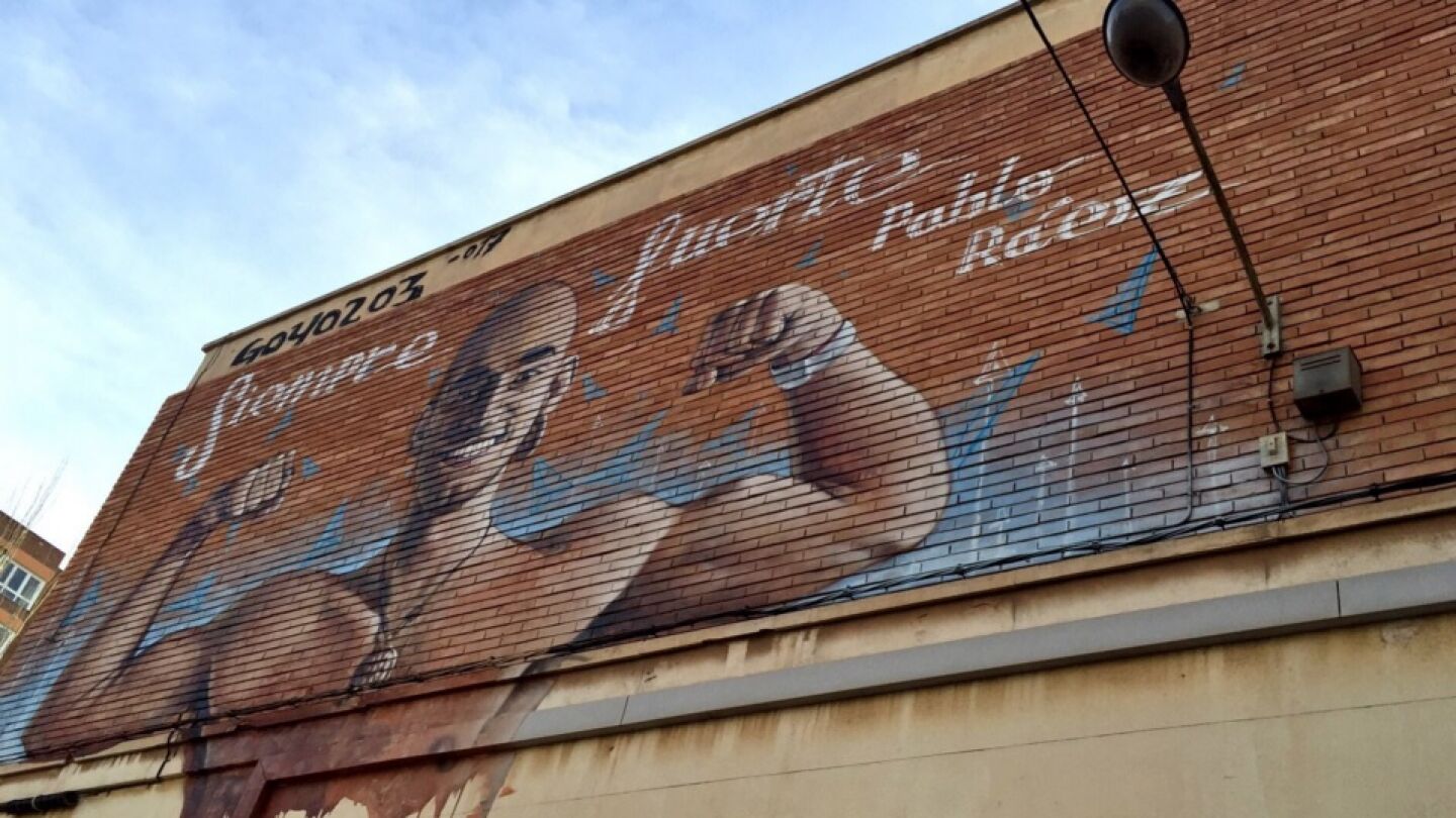 Mural de Pablo R&aacute;ez en un instituto de Cartagena