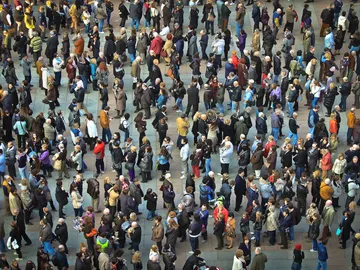 Una multitud de personas Una multitud de personas