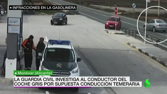 Frame 7.108909 de: coche gasolinera Frame 7.108909 de: coche gasolinera