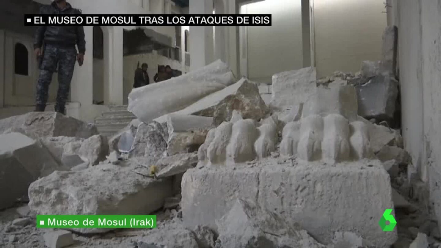 Destrucci&oacute;n en el museo de Mosul
