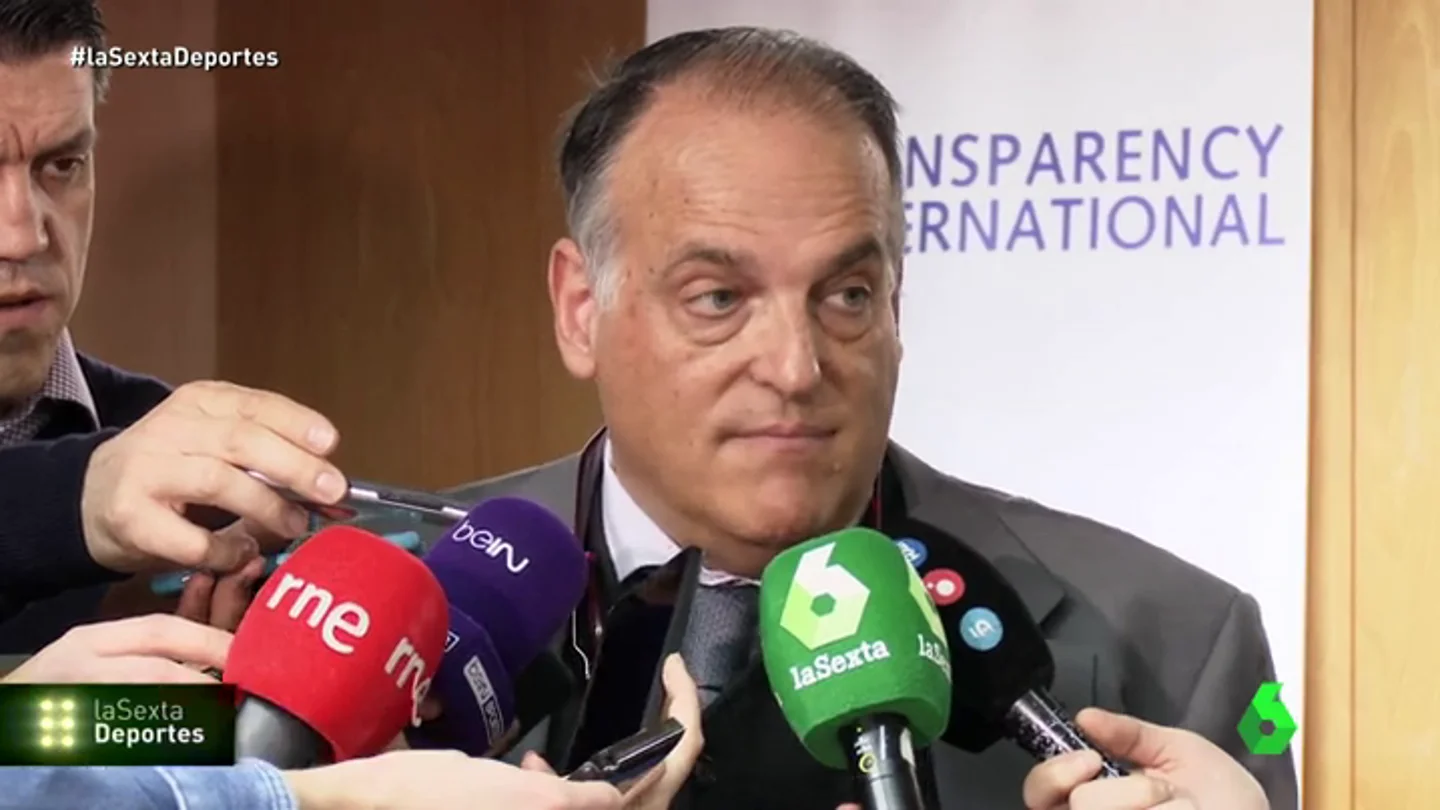 Frame 12.468877 de: Javier Tebas sobre la clasificación del Barcelona: "Me quedo con lo que dijo el presidente del PSG, el árbitro no influyó" Frame 12.468877 de: Javier Tebas sobre la clasificación del Barcelona: "Me quedo con lo que dijo el presidente del PSG, el árbitro no influyó"