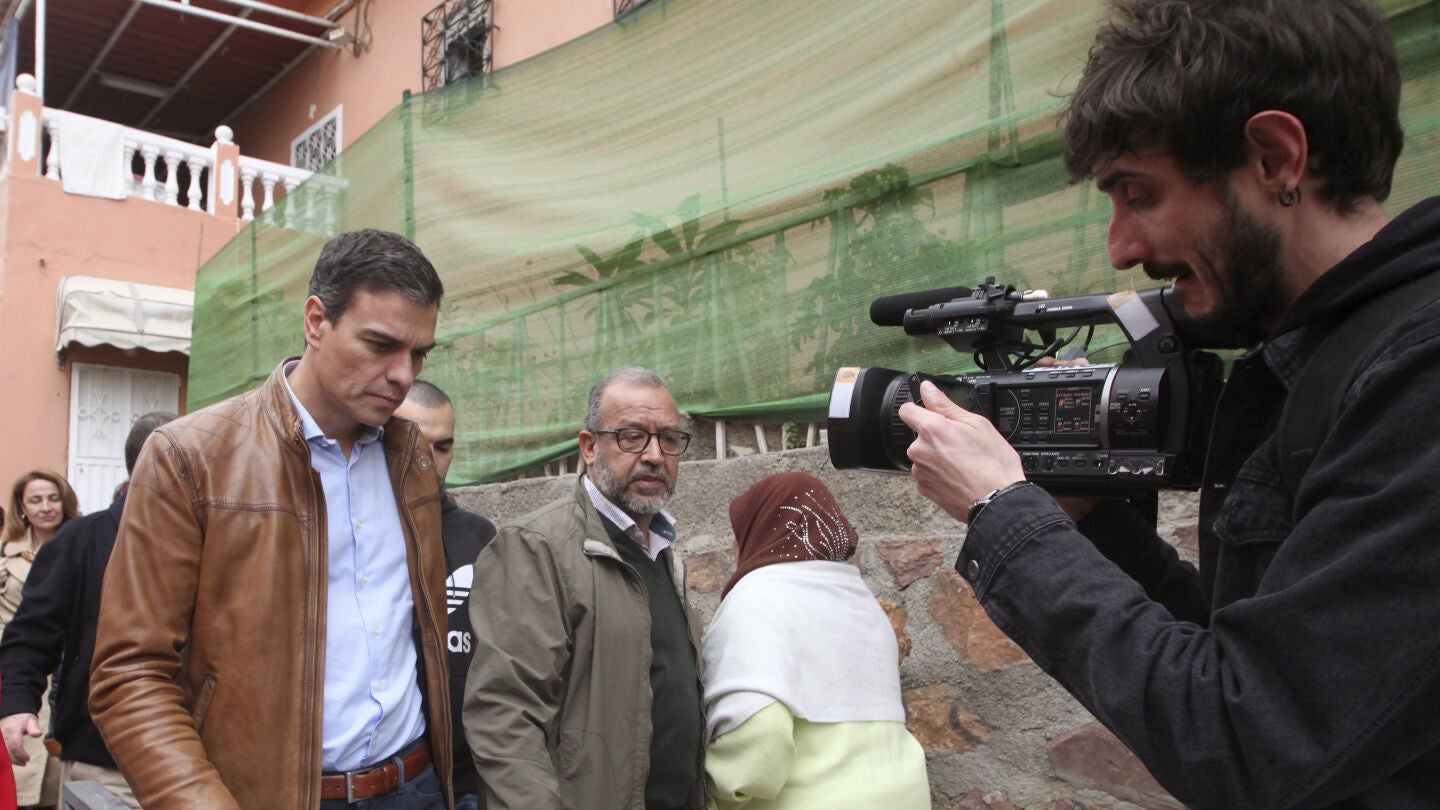 El aspirante a secretario general del PSOE Pedro S&aacute;nchez durante su visita a Ceuta