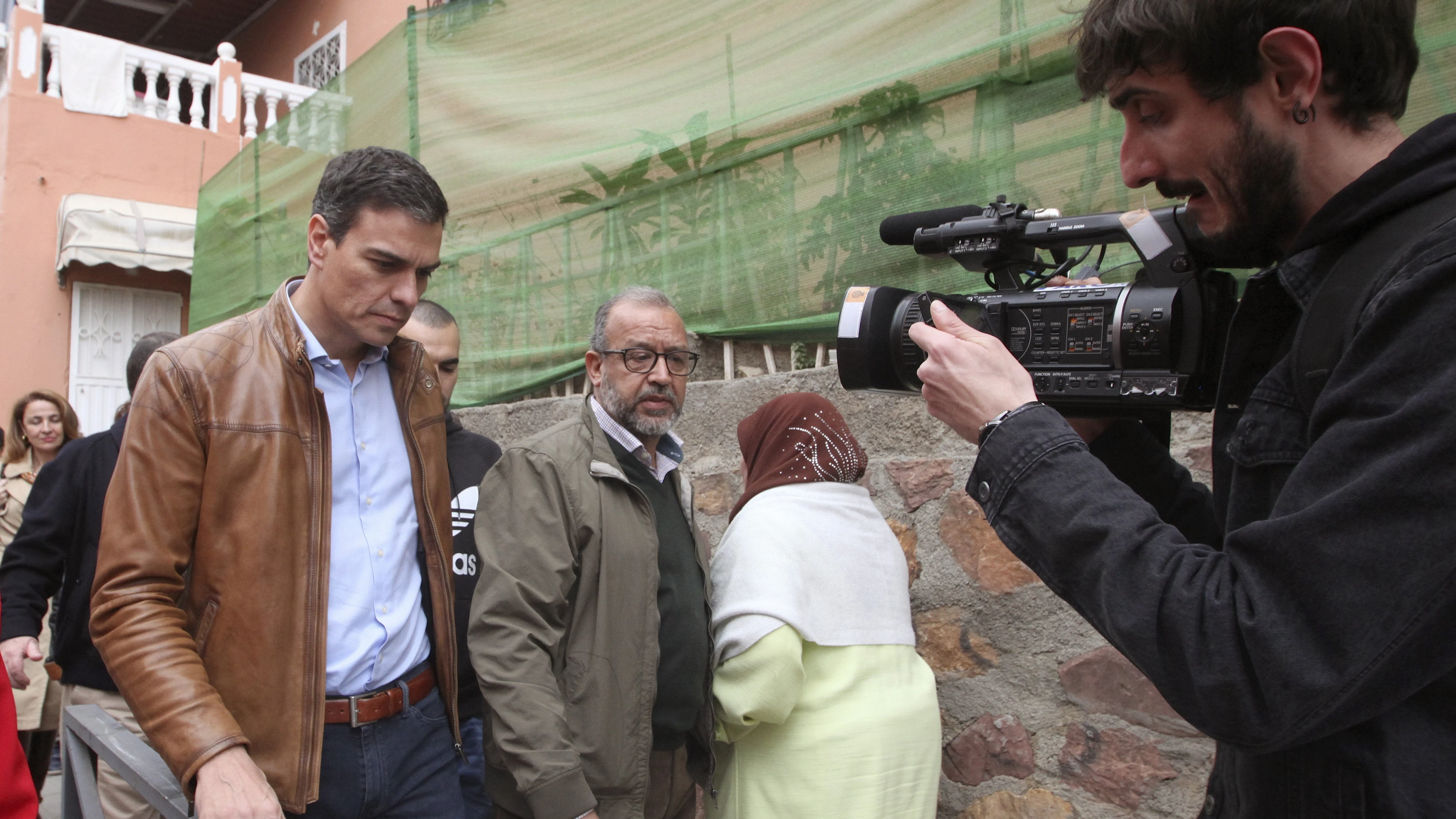 El aspirante a secretario general del PSOE Pedro Sánchez durante su visita a Ceuta