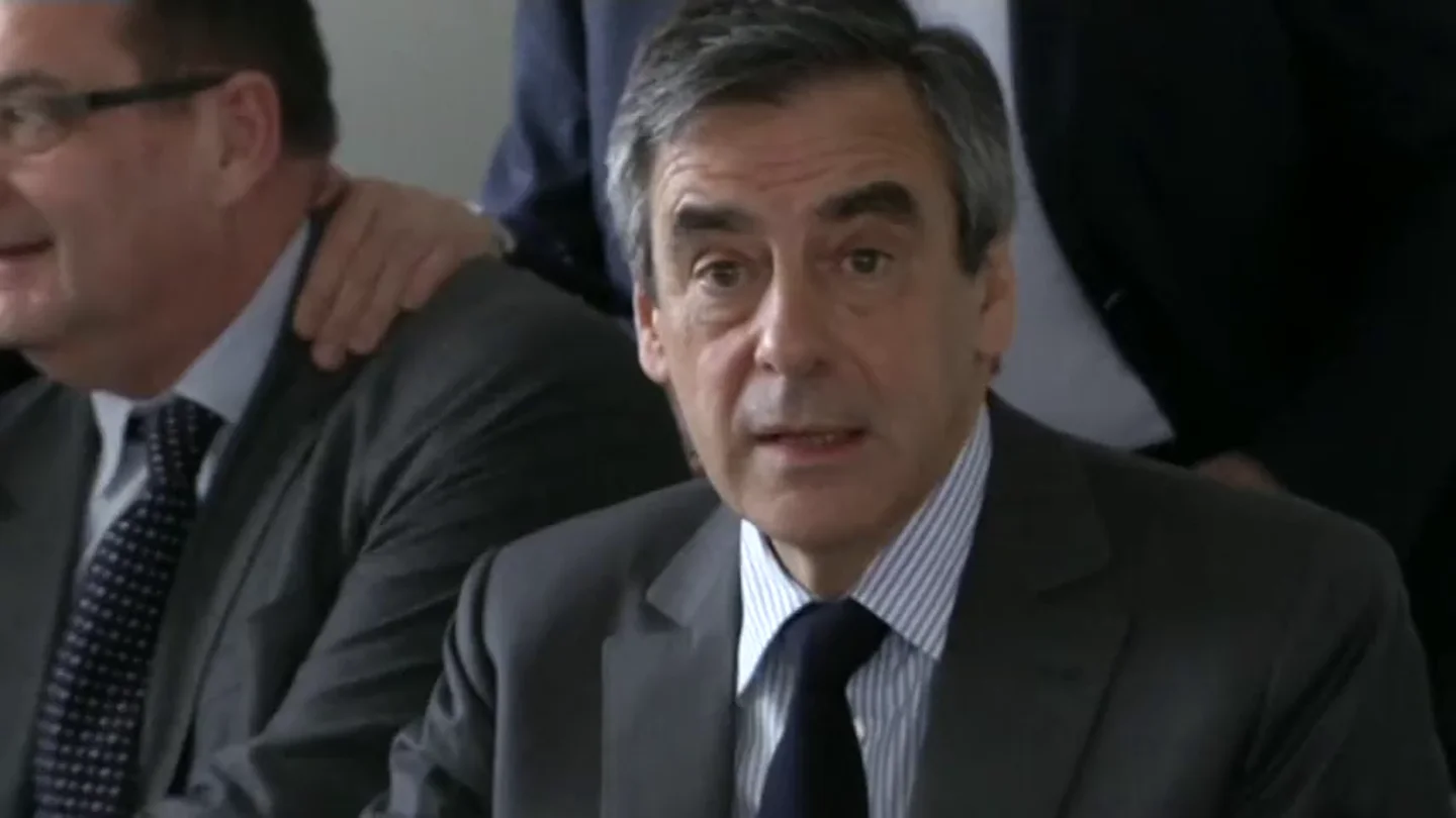 Frame 37.993483 de: Imputan a Fillon por el presunto desvío de fondos públicos y apropiación indebida Frame 37.993483 de: Imputan a Fillon por el presunto desvío de fondos públicos y apropiación indebida