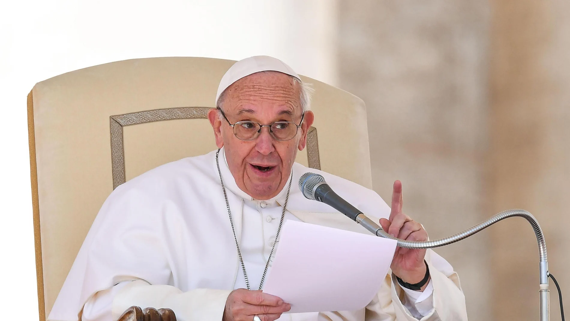 El Papa Francisco preside la audiencia general de los miércoles en la plaza de San Pedro del Vaticano