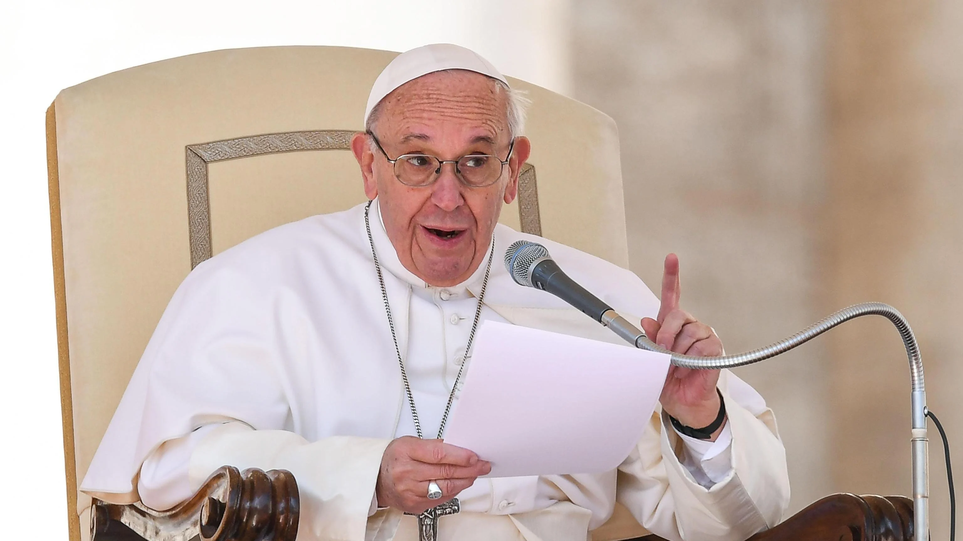 El Papa Francisco preside la audiencia general de los miércoles en la plaza de San Pedro del Vaticano