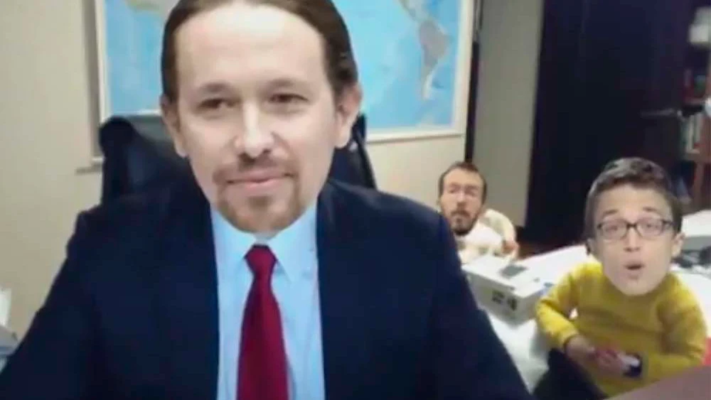 Meme de Pablo Iglesias parodiando al padre 'troleado' por sus hijos en la BBC