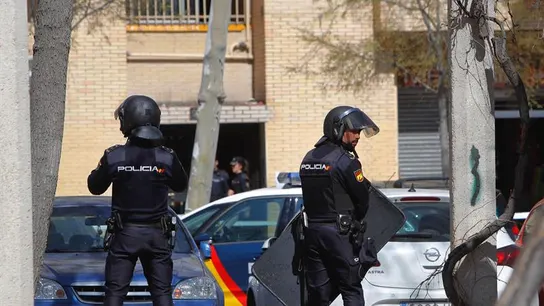 Efectivos de la Policía Nacional Efectivos de la Policía Nacional en el barrio de Orcasitas