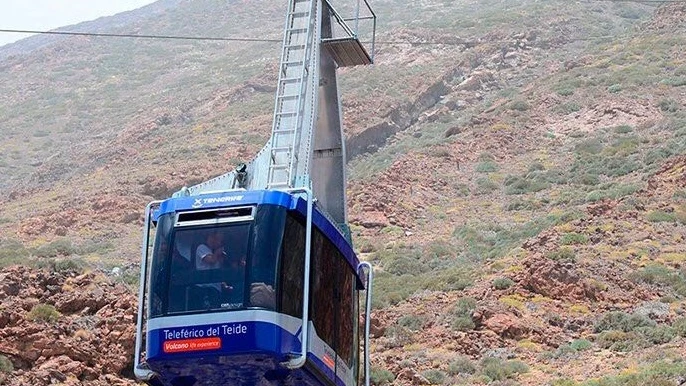 Teleférico afectado por una avería en el Teide