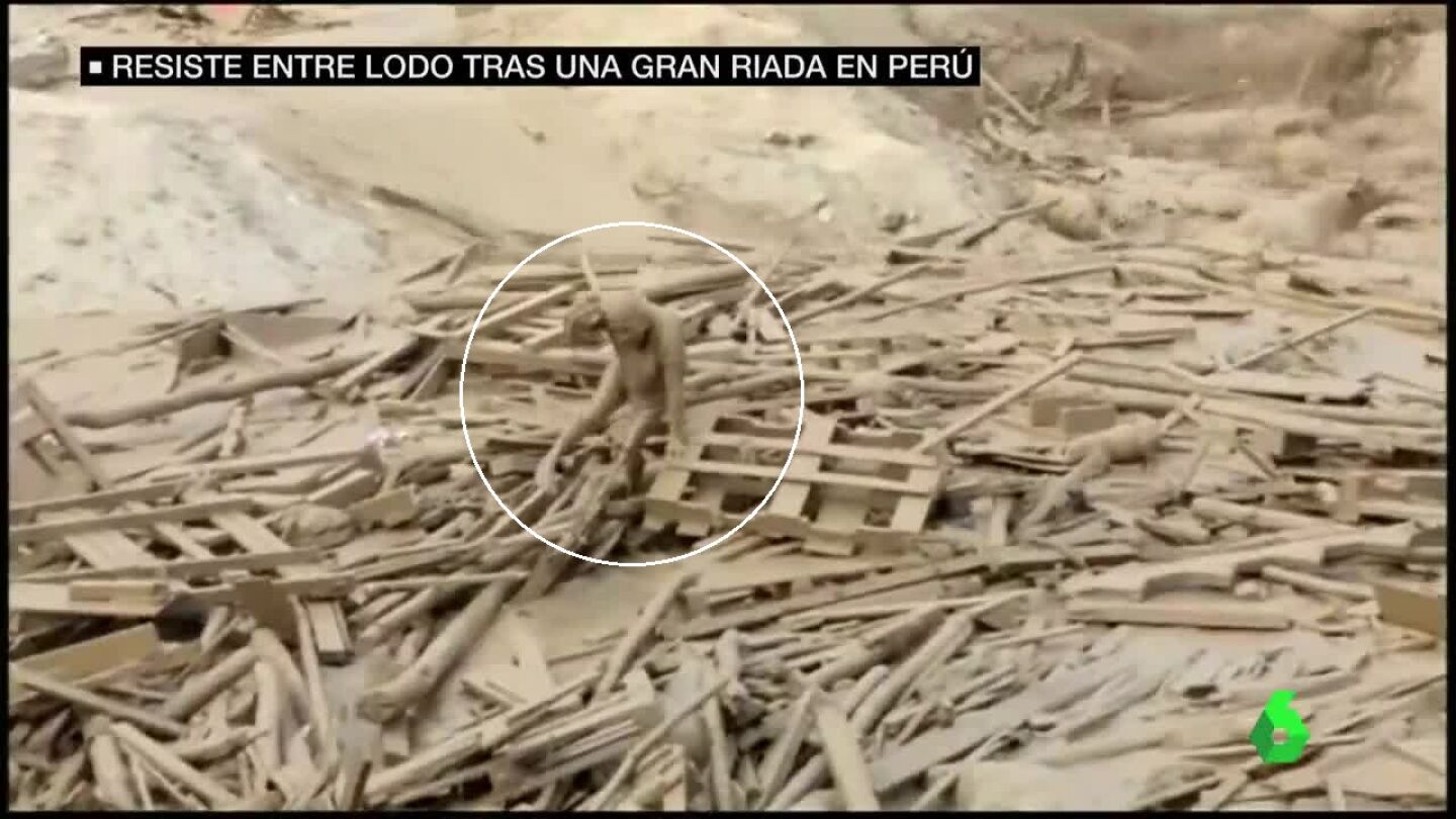 Mujer sobrevive a un lodazal en Per&uacute;