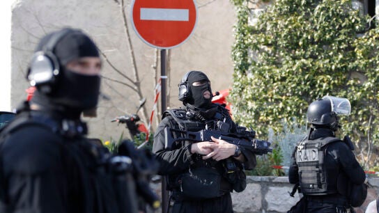 Polic&iacute;a francesa (Archivo)