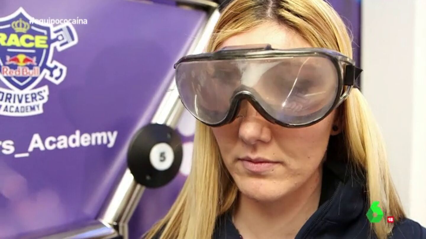 Frame 24.296579 de: &iquest;C&oacute;mo es la conducci&oacute;n bajo los efectos de la coca&iacute;na? Equipo de Investigaci&oacute;n lo comprueba con unas gafas