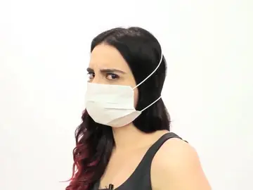 Lucía García con una mascarilla Lucía García con una mascarilla