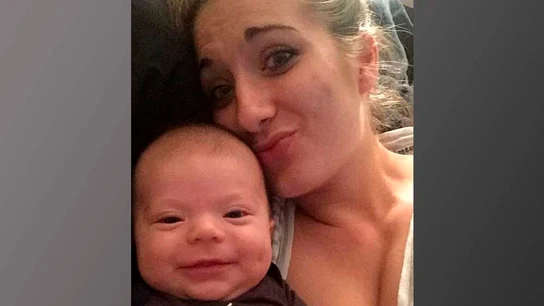 Amanda posa con su hijo de diez meses antes de ser asesinada Amanda posa con su hijo de diez meses antes de ser asesinada
