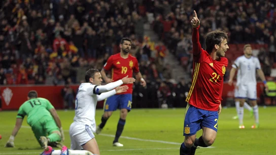 David Silva celebra su gol a Israel David Silva celebra su gol a Israel
