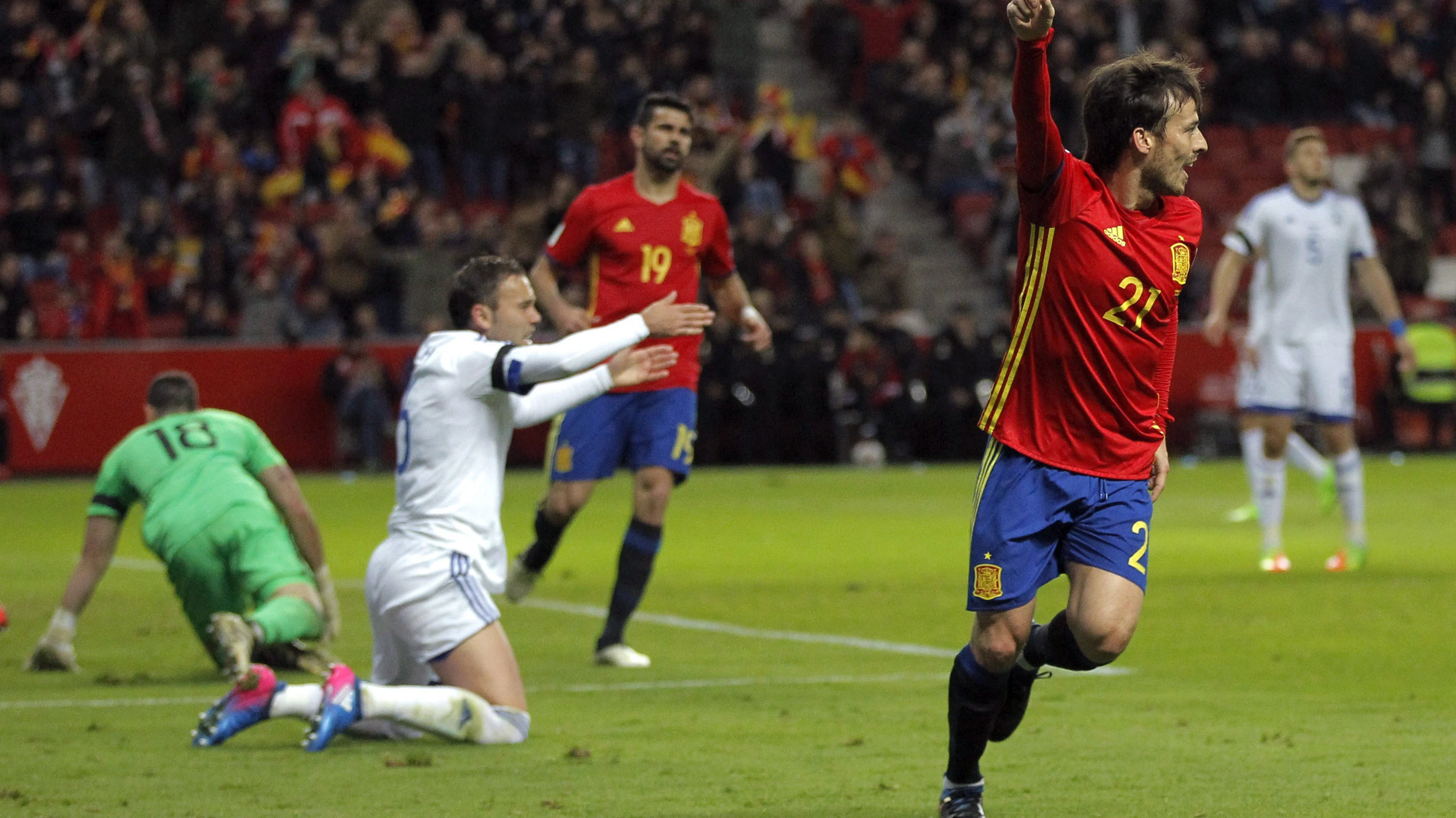 David Silva celebra su gol a Israel