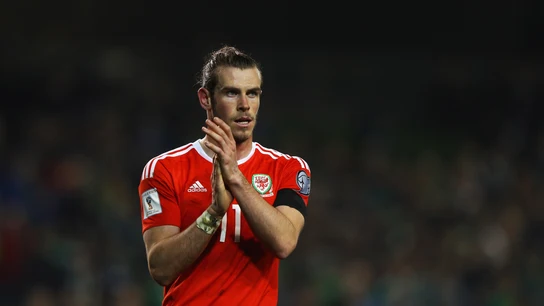 Gareth Bale con Gales Gareth Bale con Gales