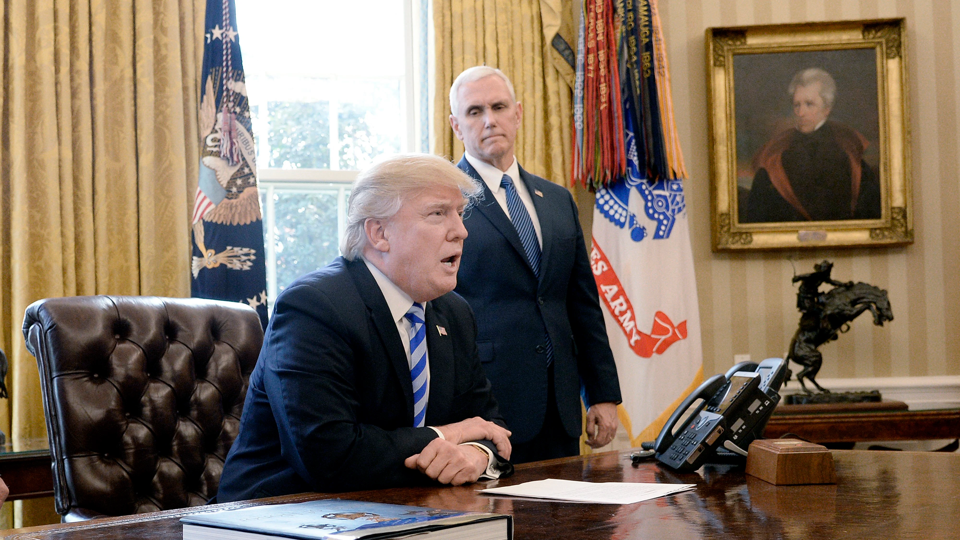 El presidente de EE.UU., Donald Trump, durante unas declaraciones a los periodistas en el Despacho Oval El presidente de EE.UU., Donald Trump, durante unas declaraciones a los periodistas en el Despacho Oval