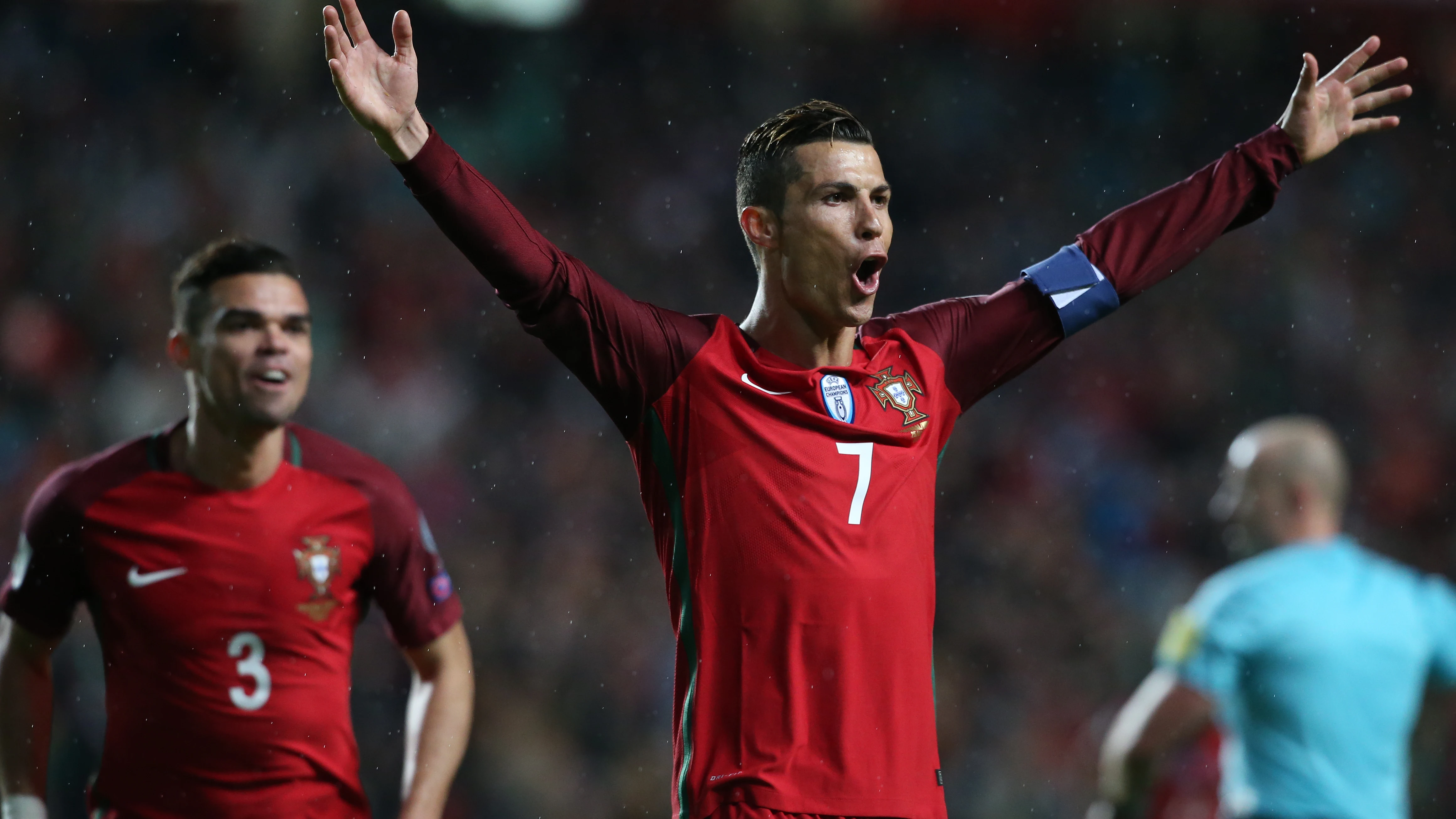 Cristiano Ronaldo celebra un gol con Portugal