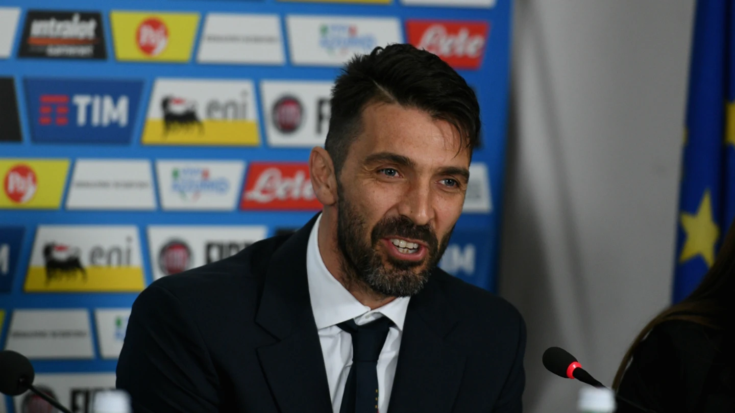 Buffon, con Italia Buffon, con Italia