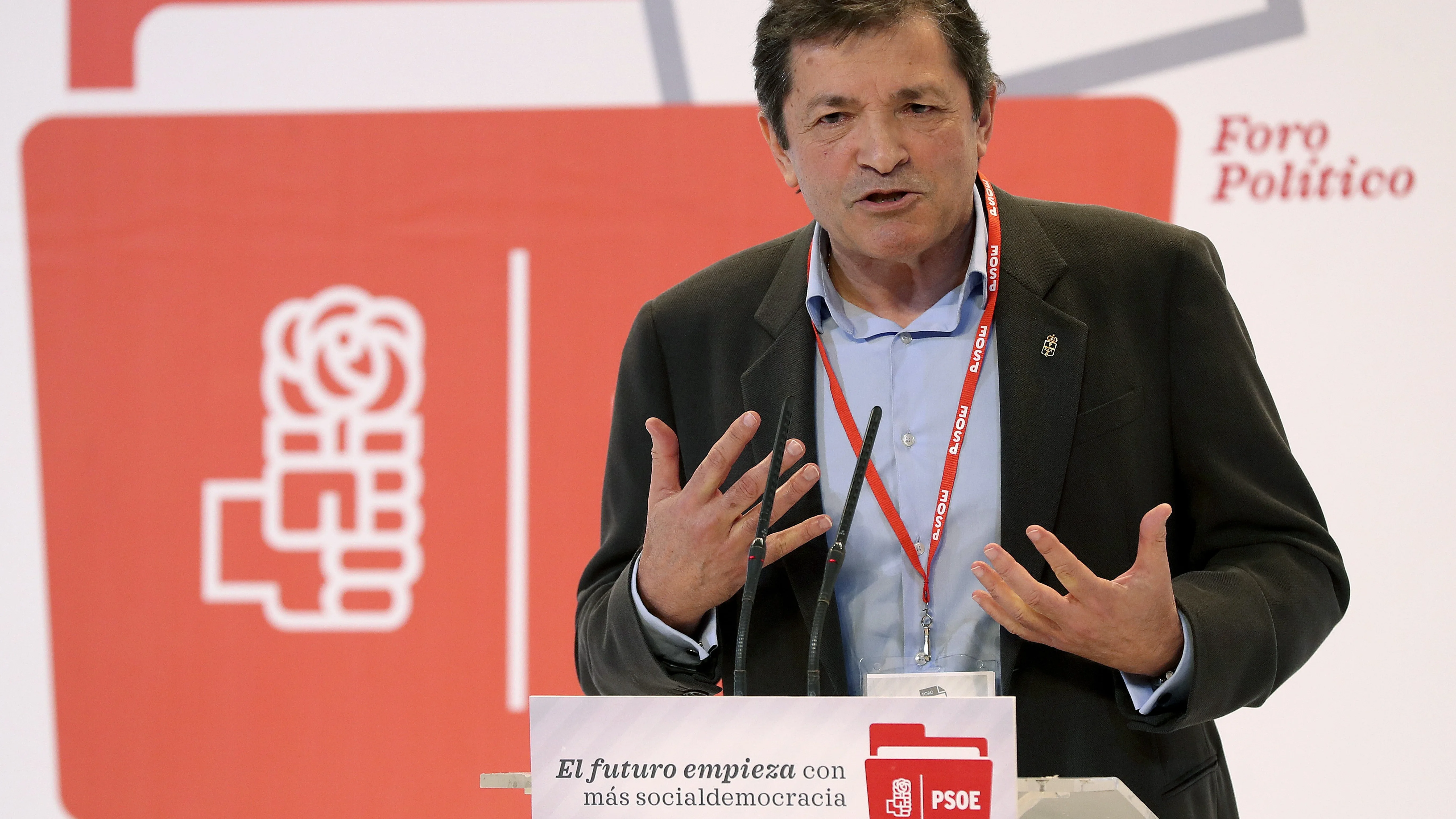 El presidente de la gestora del PSOE, Javier Fernández