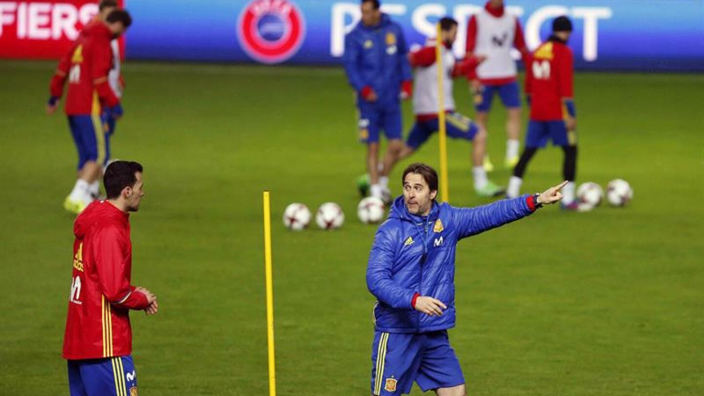Julen Lopetegui, en un entrenamiento de la Selecci&oacute;n