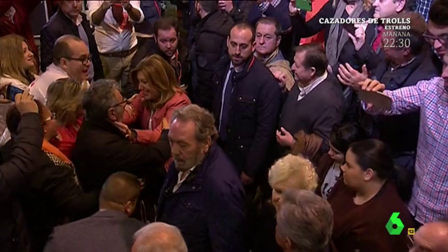 Abrazos de Susana D&iacute;az a los militantes