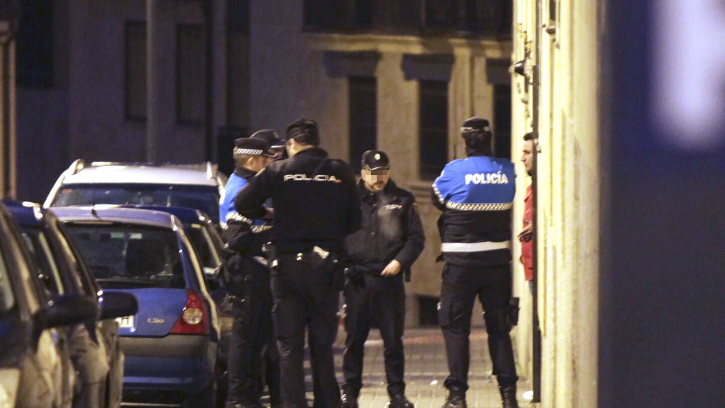 Agentes de la Polic&iacute;a Municipal y de la Polic&iacute;a Nacional