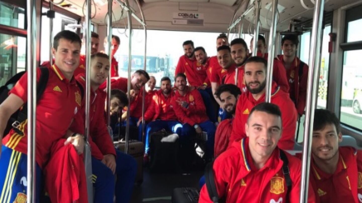 Los jugadores de Espa&ntilde;a a su llegada a Par&iacute;s