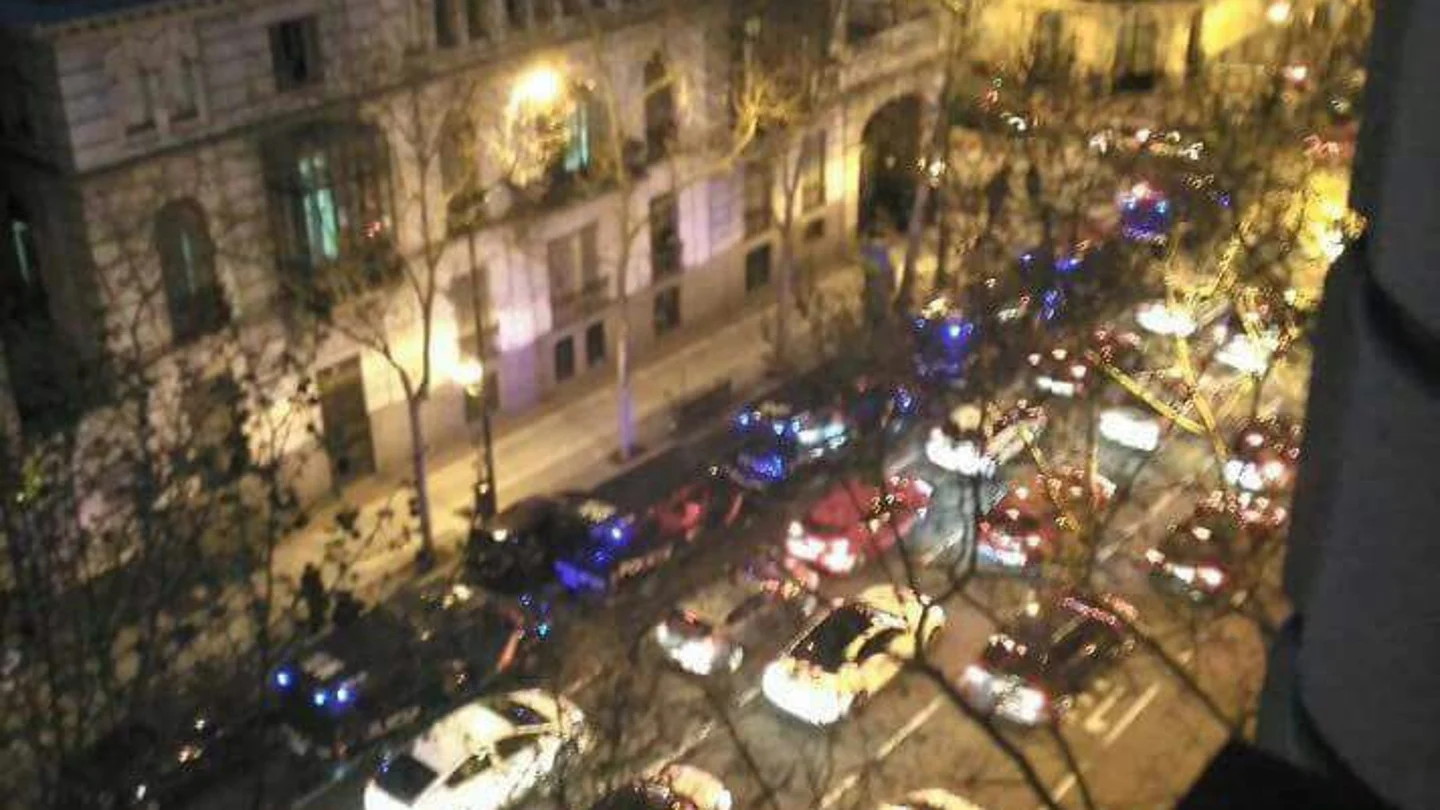 Varios agentes de la Policía acuden a desalojar un edificio ocupado por Hogar Social Varios agentes de la Policía acuden a desalojar un edificio ocupado por Hogar Social