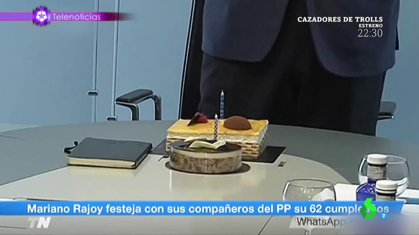 La triste tarta de cumplea&ntilde;os de Mariano Rajoy