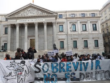 Imagen de una manifestación de manteros en Madrid Imagen de una manifestación de manteros en Madrid