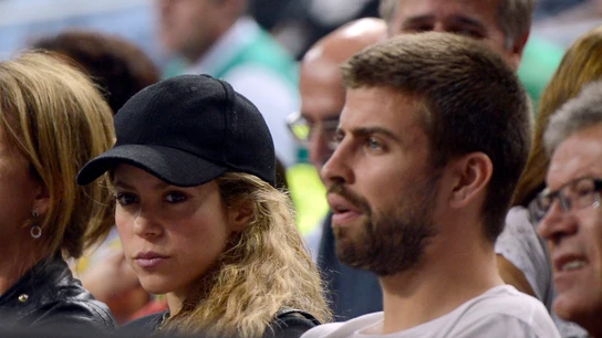 Piqué y Shakira en un evento Piqué y Shakira en un evento