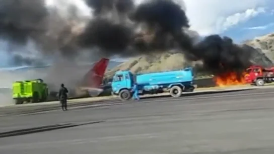 Frame 9.69839 de: Sobreviven 141 pasajeros después de que su avión se incendiase durante su aterrizaje en Perú Frame 9.69839 de: Sobreviven 141 pasajeros después de que su avión se incendiase durante su aterrizaje en Perú