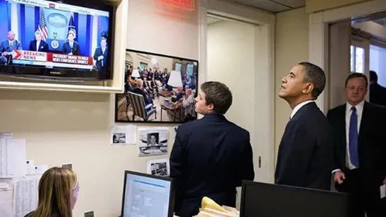 Obama esperando para dar una rueda de prensa Obama esperando para dar una rueda de prensa