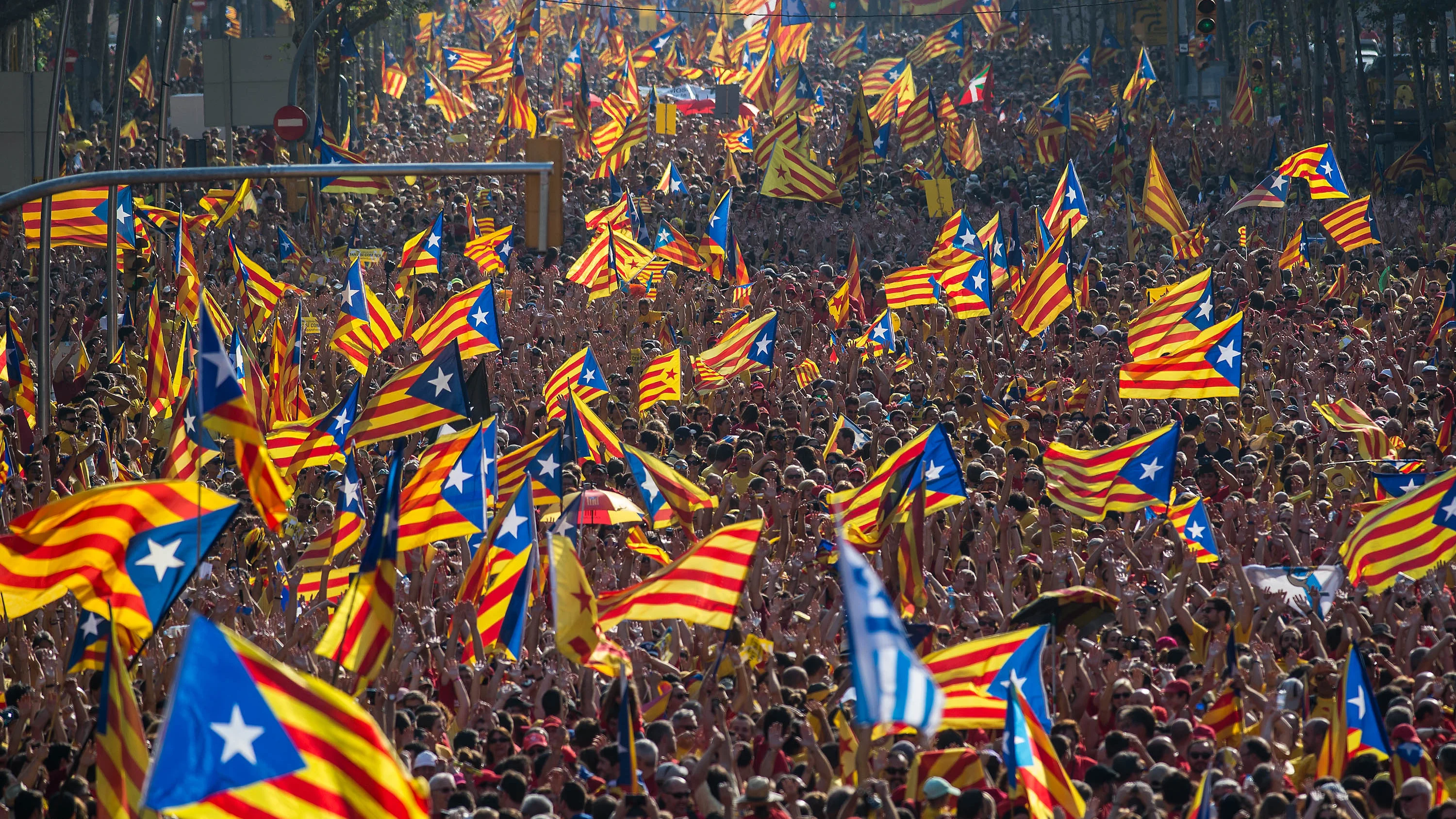 Independentistas catalanes durante una manifestación en Barcelona