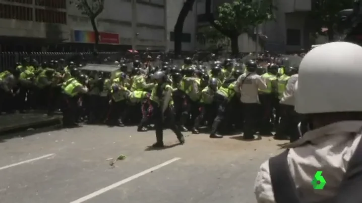 Frame 2.344402 de: venezuela