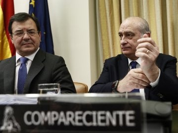 El diputado del Partido Popular, Francisco Molinero Hoyos, y el exministro del Interior, Jorge Fernández Díaz El diputado del Partido Popular, Francisco Molinero Hoyos, y el exministro del Interior, Jorge Fernández Díaz