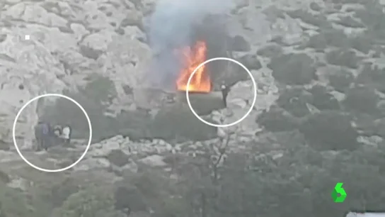 Frame 0.600285 de: Dos menores se culpan de provocar el fuego que mató a tres jóvenes en una cueva Frame 0.600285 de: Dos menores se culpan de provocar el fuego que mató a tres jóvenes en una cueva