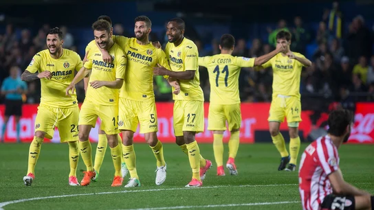Los jugadores del Villarreal celebran un gol en el Estadio de la Cerámica Los jugadores del Villarreal celebran un gol en el Estadio de la Cerámica