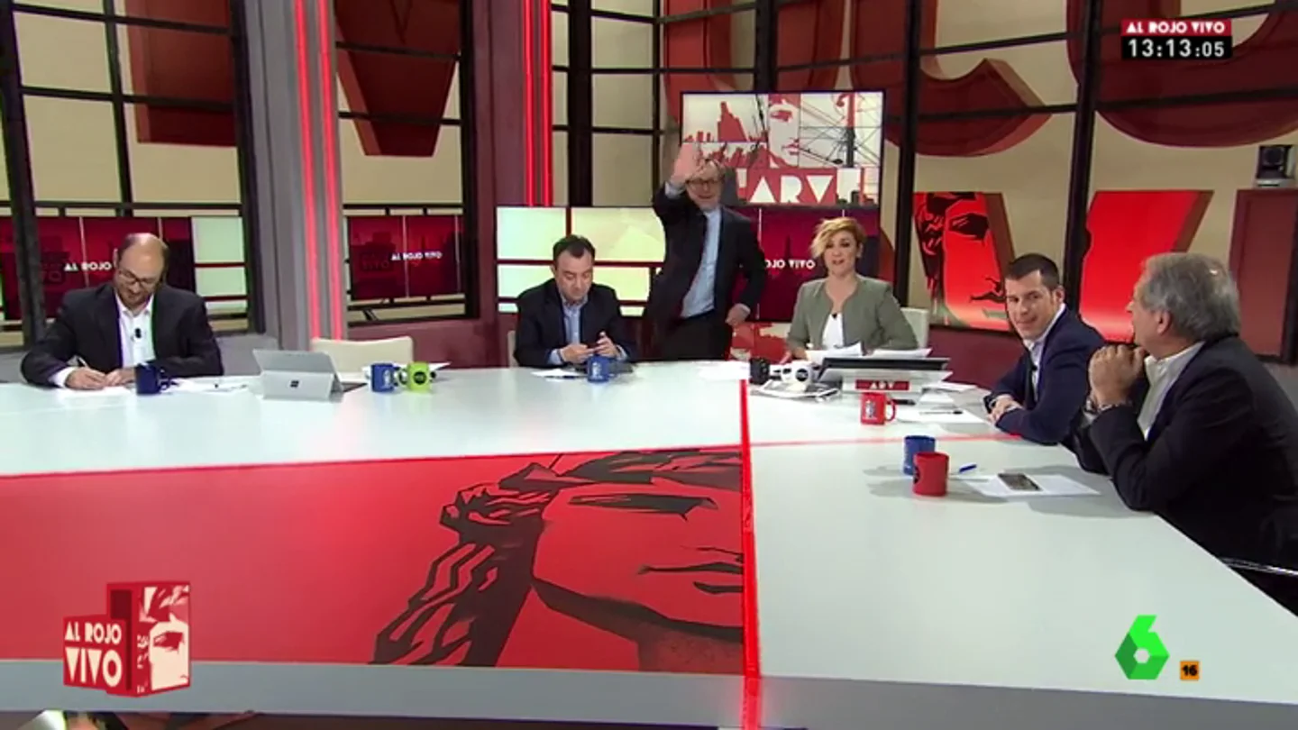 Frame 7.730451 de: ¿Por qué llega tarde Franciso Marhuenda al plató de Al Rojo Vivo? Frame 7.730451 de: ¿Por qué llega tarde Franciso Marhuenda al plató de Al Rojo Vivo?