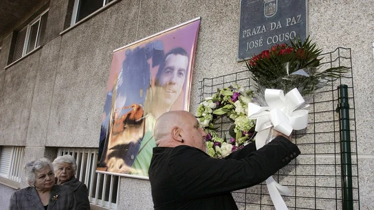 Quico Permuy, tío de José Couso, durante la ofrenda floral institucional que el Ayuntamiento de Ferrol Quico Permuy, tío de José Couso, durante la ofrenda floral institucional que el Ayuntamiento de Ferrol