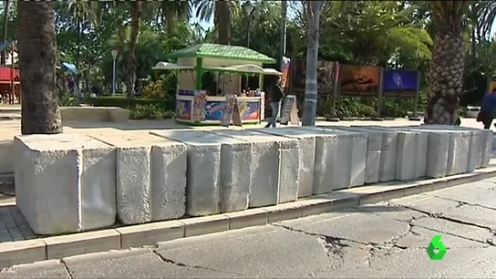 Los bloques de hormigón que serán colocados en el centro de Málaga Los bloques de hormigón que serán colocados en el centro de Málaga