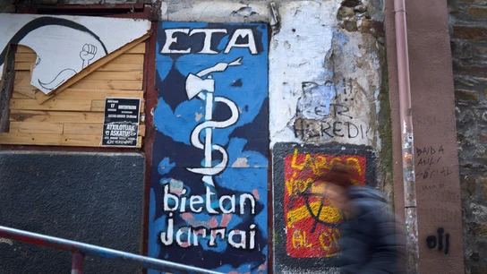 El símbolo de ETA pintado en una pared El símbolo de ETA pintado en una pared