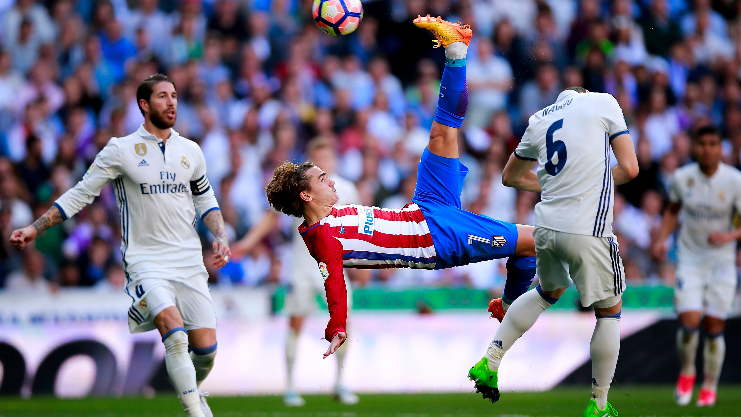 Griezmann, en una jugada en el Bernab&eacute;u