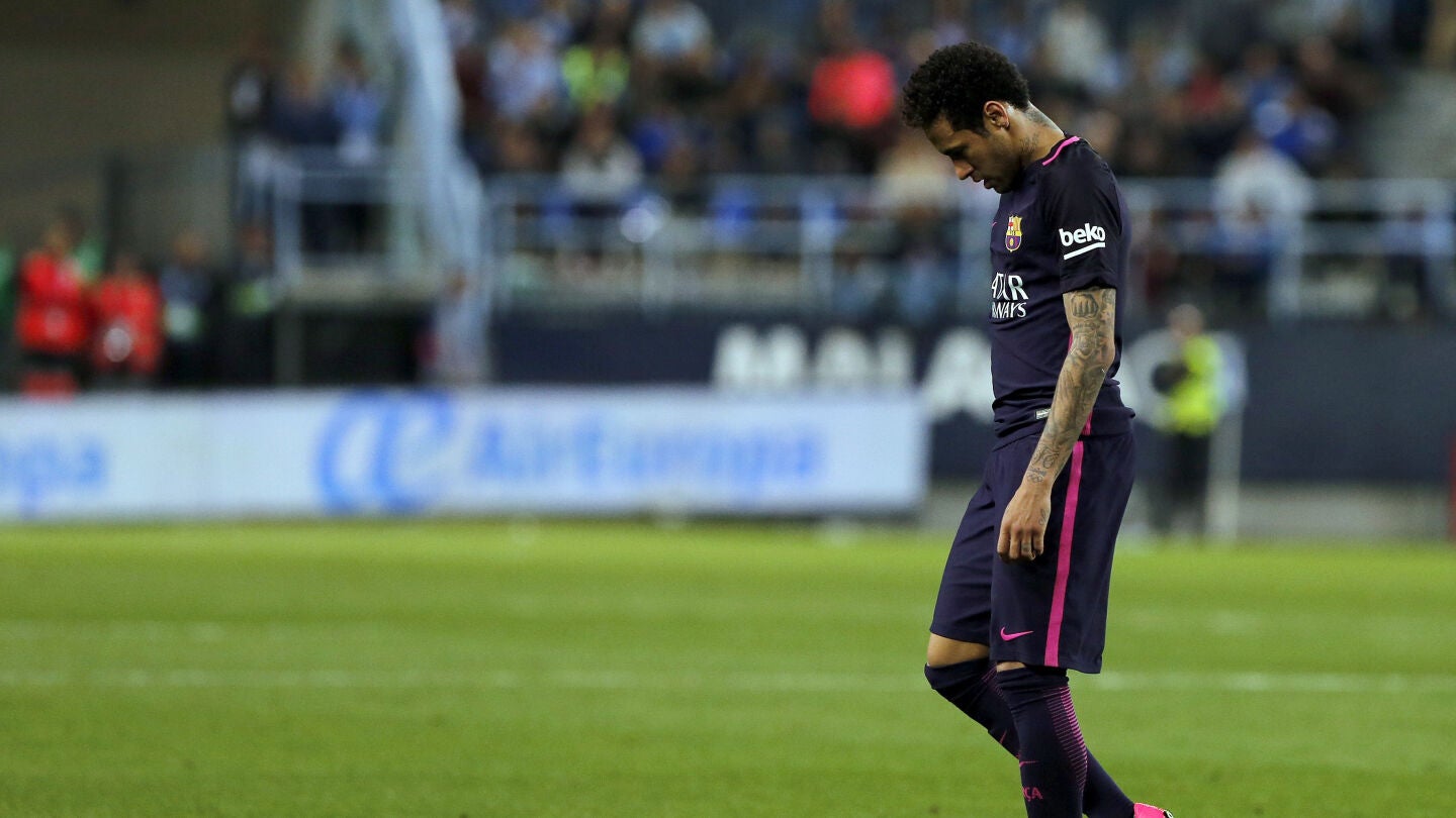 Neymar se marcha expulsado de La Rosaleda
