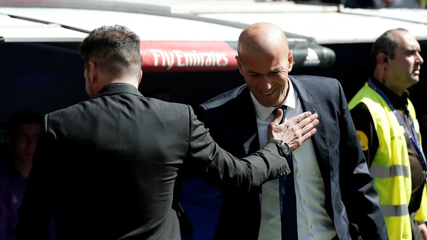 Zidane saluda a Simeone Zidane saluda a Simeone