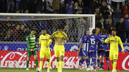 Los jugadores del Alav&eacute;s celebran su primer gol ante el Villarreal